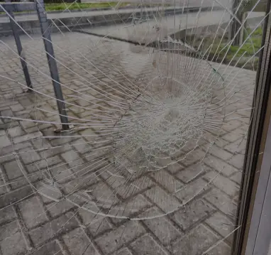 24/7 emergency glass replacement in Hoppers Crossing