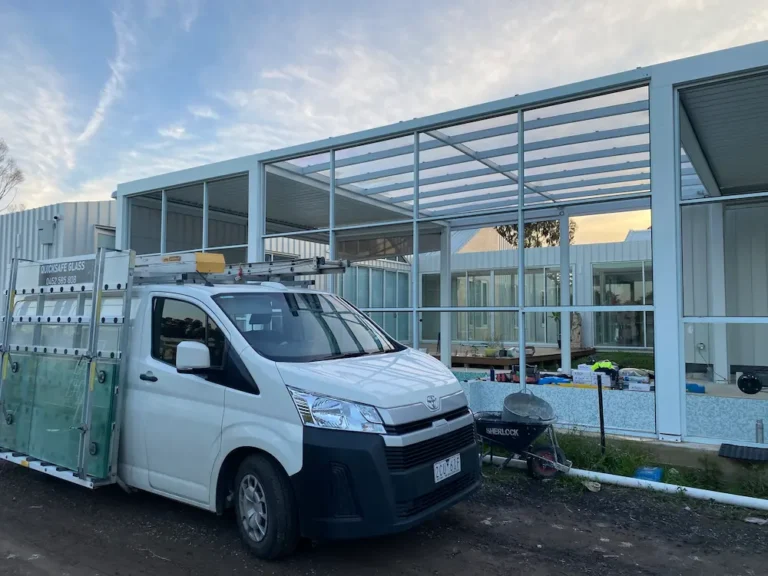 Residential and commercial window glass replacement in Deer Park, Derrimut, and Cairnlea by local glazier QuickSafe
